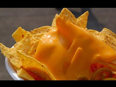 Nachos With Cheddar Cheese Sauce