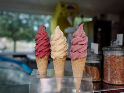 1 Ice Cream With Milk Medium And 1 Ice Cream With Borio Medium With 1 Ice Cream Strawberry For Free