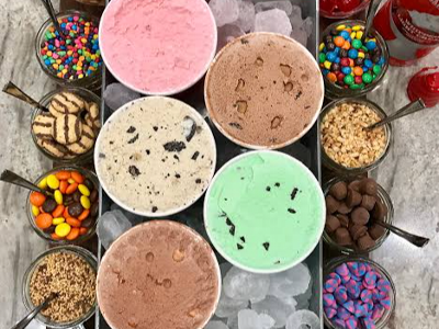 5 Medium Ice Cream Boxes Mixed With 1 Medium Box For Free