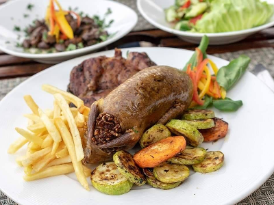 1 Stuffed Pigeon With 1 Grilled Pigeon