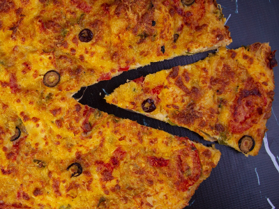 Medium Tuna Pizza