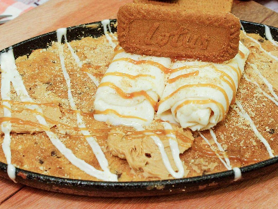 Lotus With Caramel Cookies
