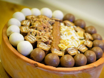 Mix Kit Kat Chocolate Casserole