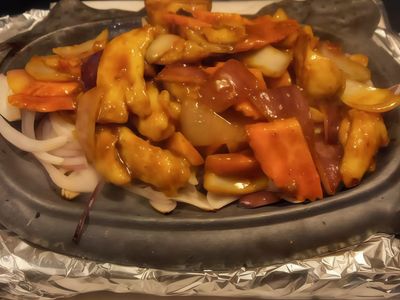 C12 - Chicken With Curry Sauce