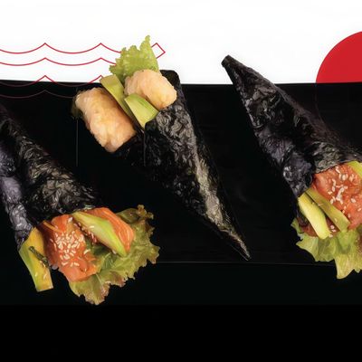 Spicy Salmon Temaki