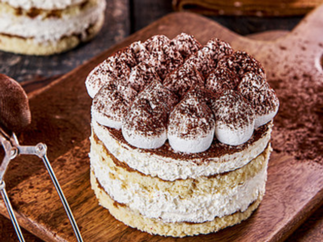 Round Tiramisu Cake