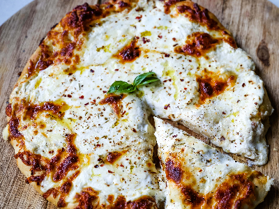 Cheddar Cheese Italian Pizza