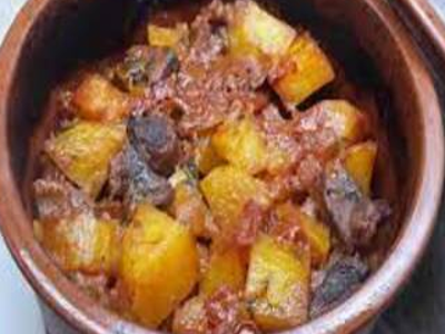 Potato With Meat Pottery Casserole