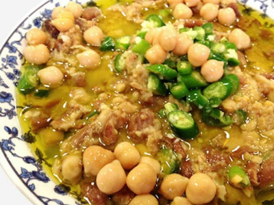 Crushed Foul Sandwich With Chickpeas