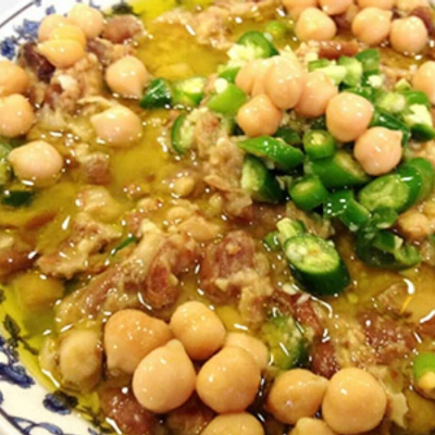 Crushed Foul Sandwich With Chickpeas