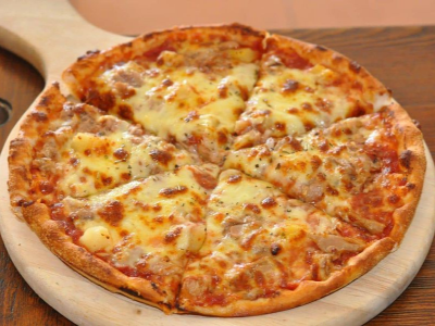 Tuna With Olives Pizza