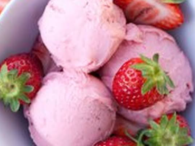 Strawberry Ice Cream 1 Scoop