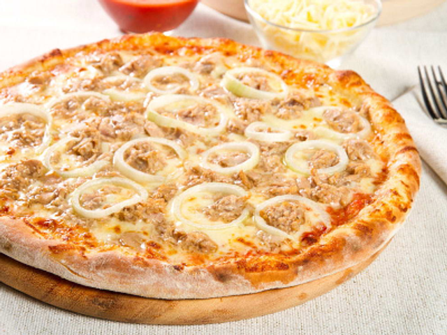 Tuna Chunks Oriental Pizza