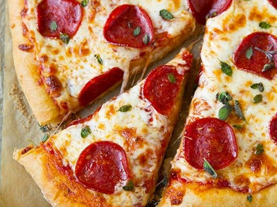 Salami Pizza