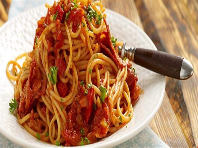 Vegetables And Red Sauce Spaghetti