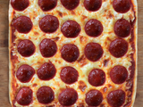 Salami Pizza