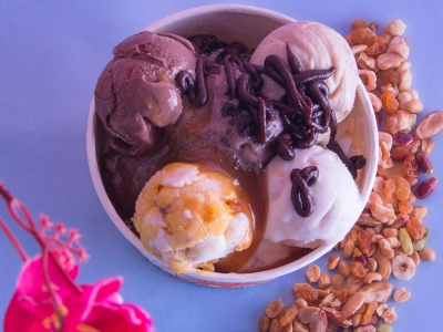 Family Ice Cream Box