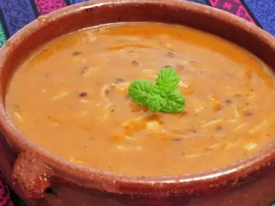 Lentil Box With Toast Bread
