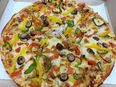 Mix Chicken Italian Pizza