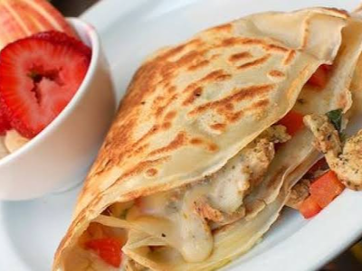 Crispy Chicken With Sausage Crepe