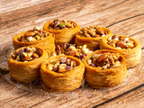 Tag El Malek With Nuts Konafa