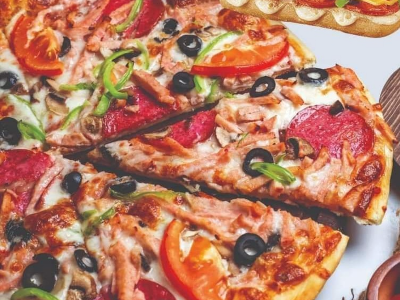 Salami Pizza