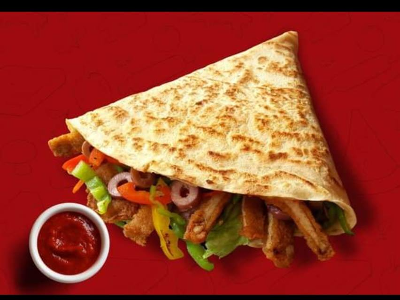 Crispy Chicken With Sausage Crepe