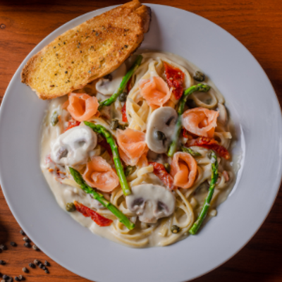 Salmon Asparagus Creamy Pasta