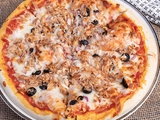Medium Shredded Tuna Oriental Pizza