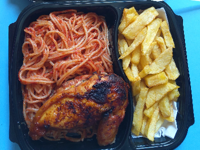 Pasta With Tomato Sauce With A Quarter Of Chicken