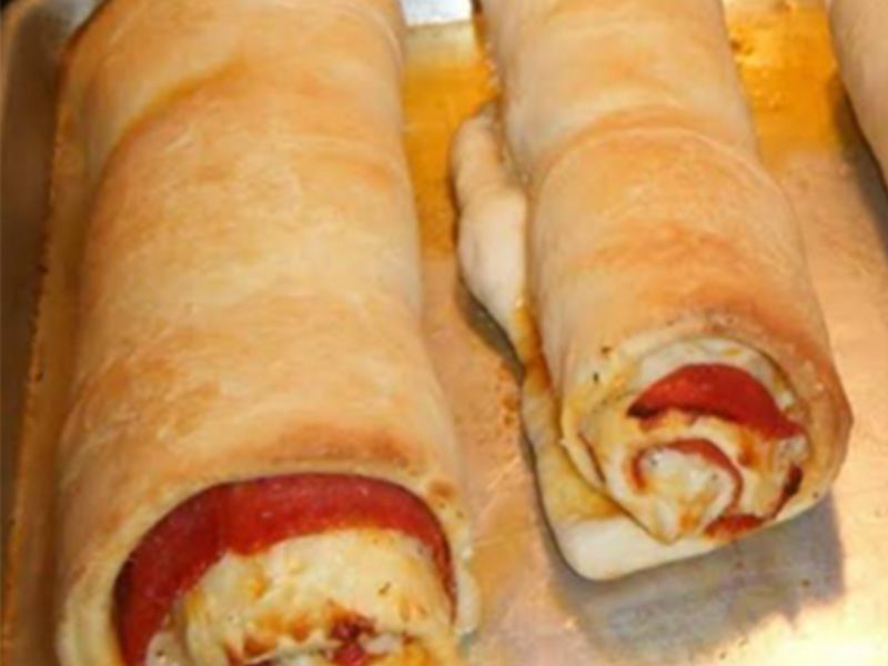 Alexandrian Sausage Roll Pizza