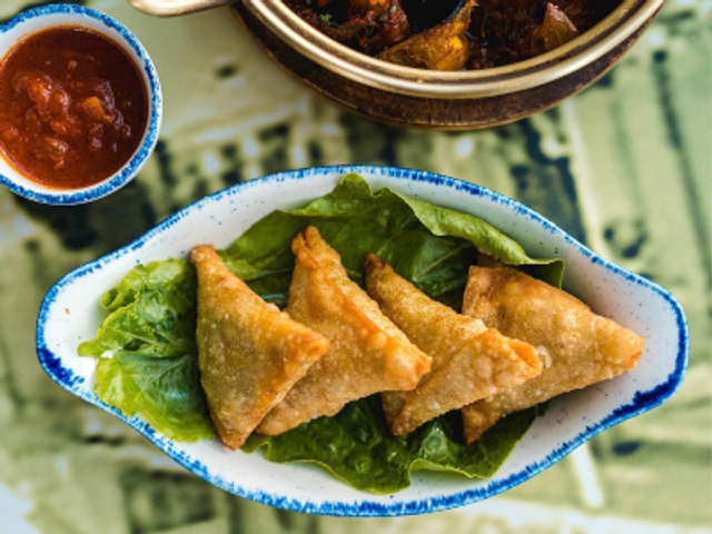 Cheese With Jalapeno Samosa Platter