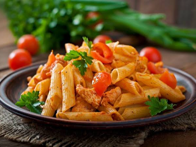 Pasta With Sauce And Chicken