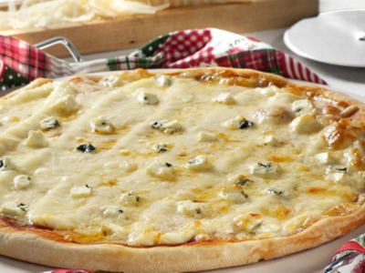 Quattro Formaggi Italian Pizza