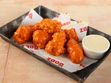 Crunchy Chicken Wings With Buffalo Sauce - 6 Pieces