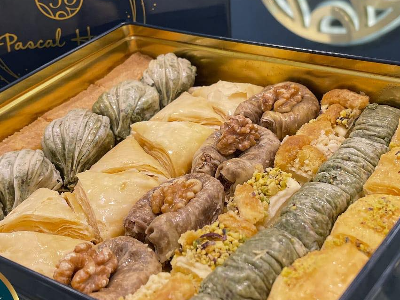 Mix Oriental Dessert - Metal Box