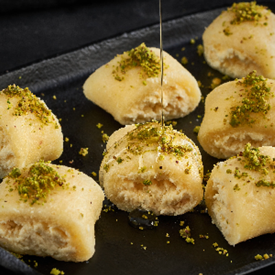 Halawet Al Jebn With Qeshta