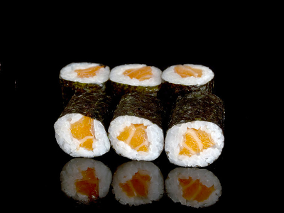 Salmon Hoso Maki
