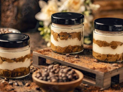 Konafa Qeshta With Cream Jar