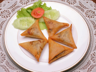 Meat Sambousek 5 Pieces