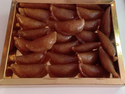 Qatayef With Nuts