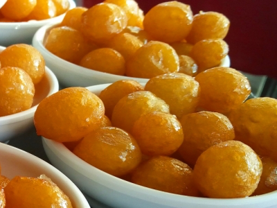 Zalabia With Honey