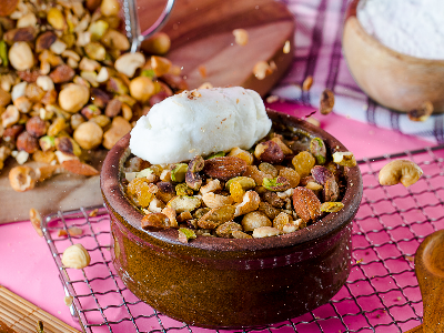 Umm Ali With Qeshta And Nuts