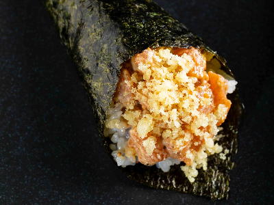 Temaki Spicy Crunchy Salmon