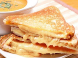 Omelette With Cheese Romi Sandwich