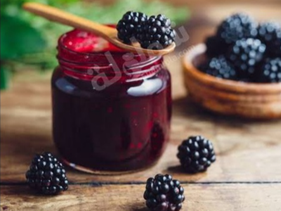 Plain Zalabia With Blueberry Sauce
