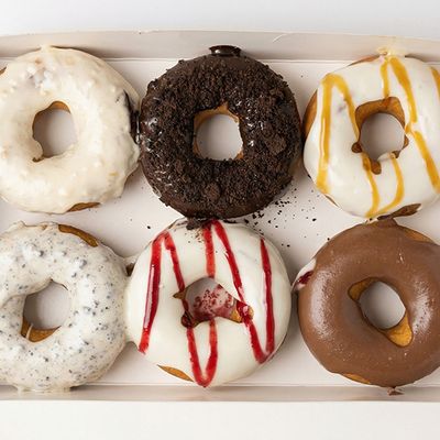 Box Of 6 Pcs Sweet Donuts