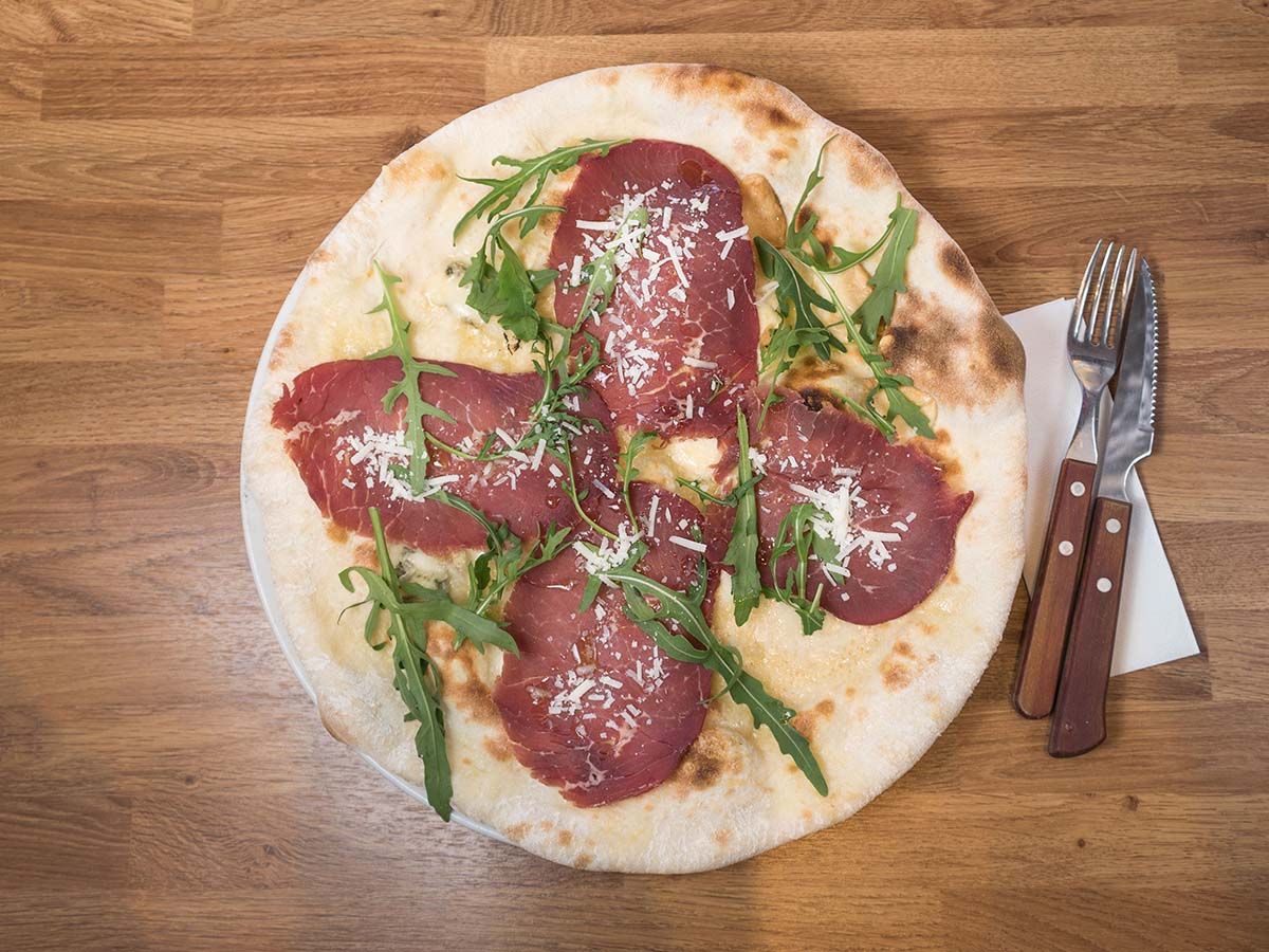 Bresaola pizza
