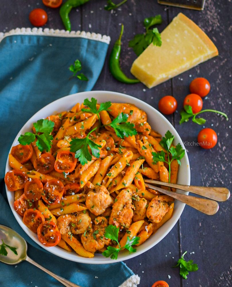 Pasta With Chicken And Colored Peppers
