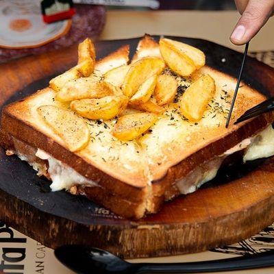 Mix Cheese Toast